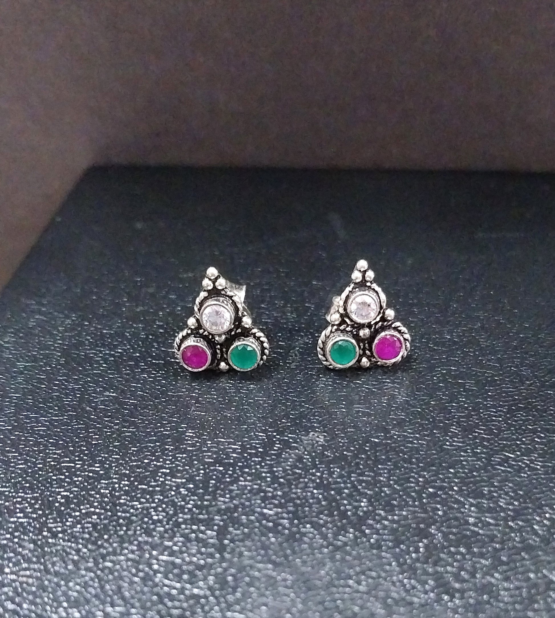 92.5 silver triangle earings