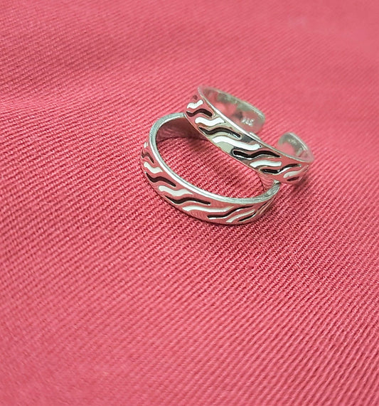 92.5 silver white black wavy toe rings