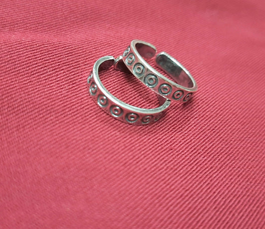 92.5 silver oxidized black toe rings