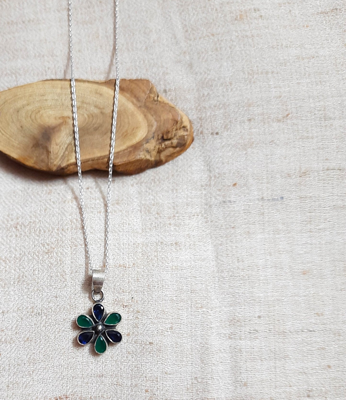 92.5 Silver Nila Floral Pendant Chain